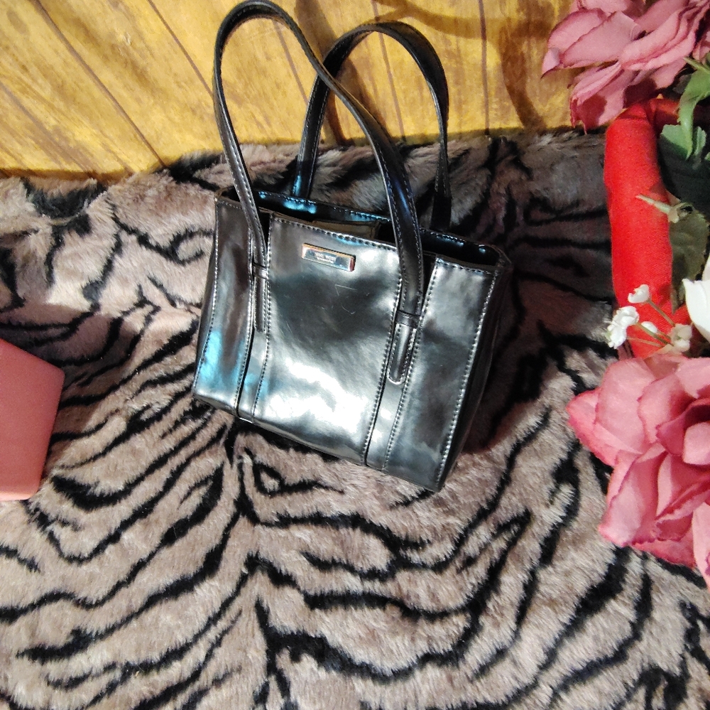 Elegant Black Women's Handbag Nine West Expressions